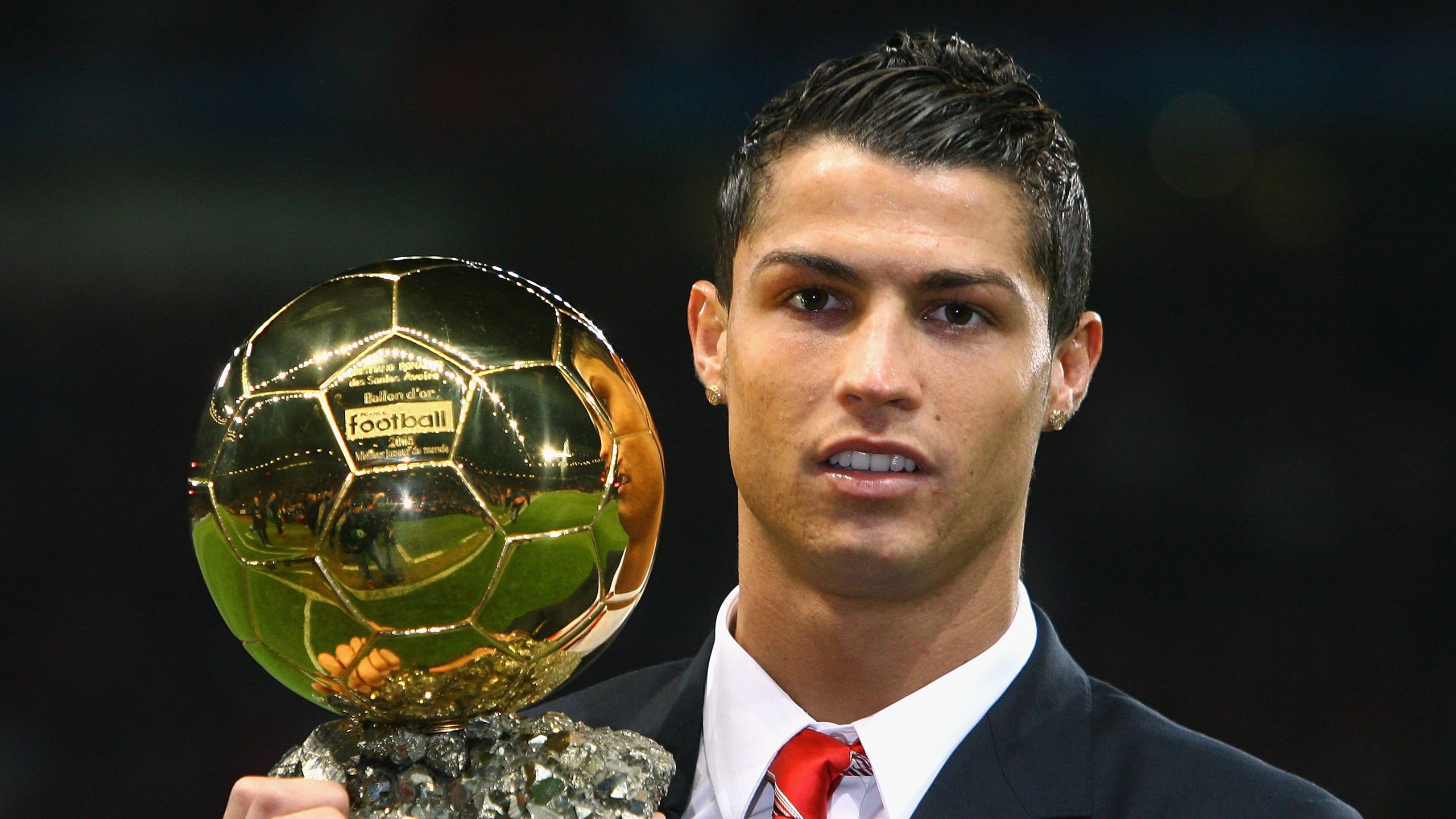 《Apex Legends》新版本平衡调整，战术丰富度提升，apexping值不稳